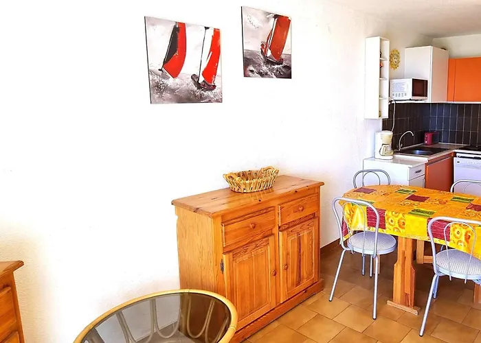 Spacieux 4 Pers Avec Piscine, à 20m De La - Cap D'agde - Fr-1-607-81 Appartement *