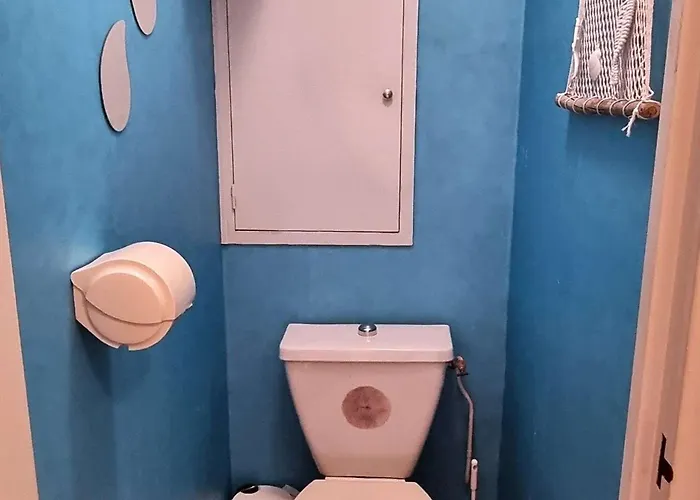 Spacieux 4 Pers Avec Piscine, à 20m De La - Cap D'agde - Fr-1-607-81 * Agde