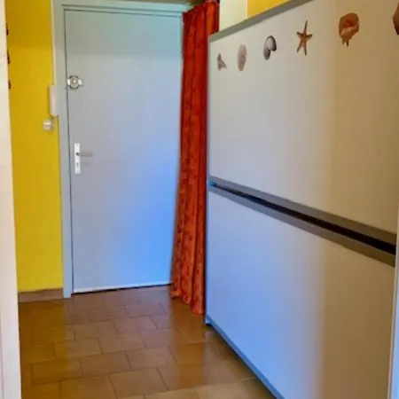 Spacieux Avec Piscine, Proche - Fr-1-607-81 דירה *