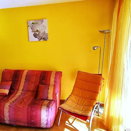 Spacieux Avec Piscine, Proche - Fr-1-607-81 Apartment *