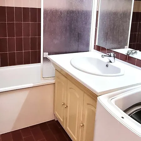 Spacieux Avec Piscine, Proche - Fr-1-607-81