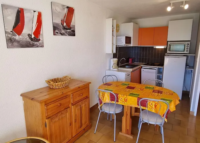 Spacieux Avec Piscine, Proche - Fr-1-607-81 *